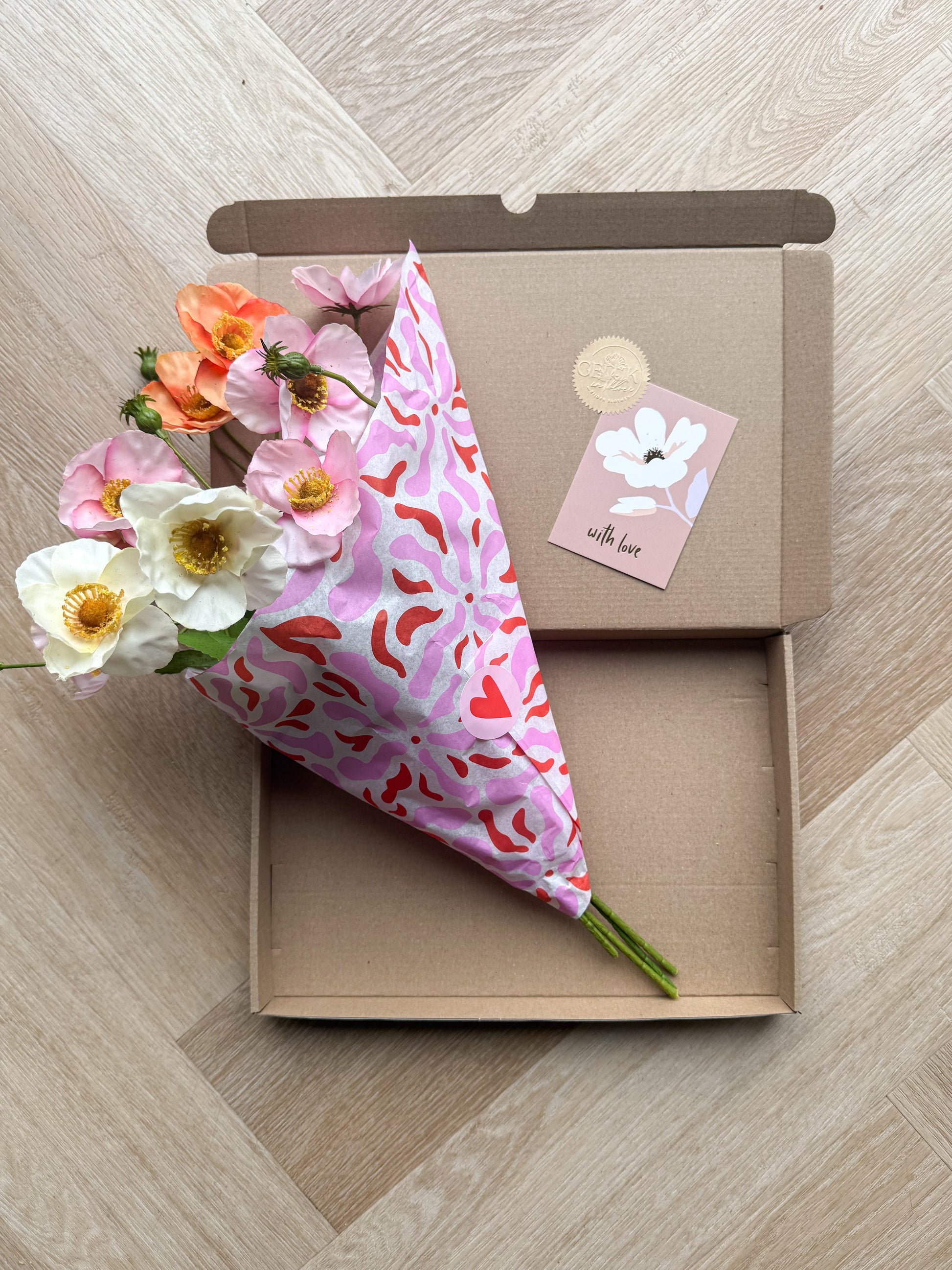 Brievenbuscadeautje met zijden bloemen | Klaproosjes Geluk in bloei