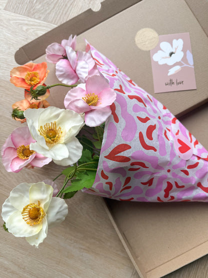 Brievenbuscadeautje met zijden bloemen | Klaproosjes Geluk in bloei