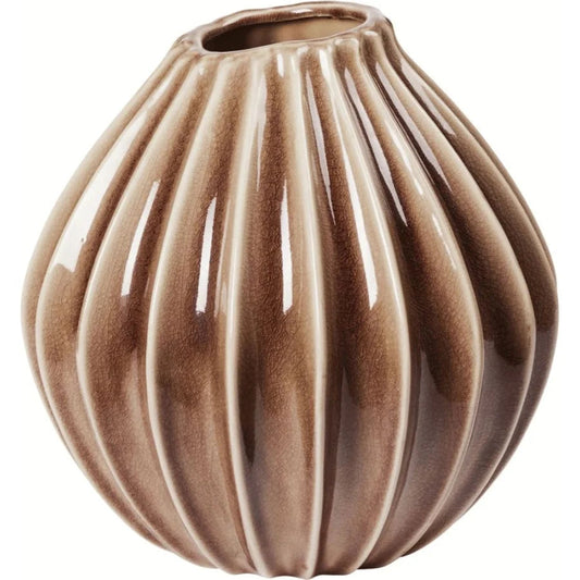 Broste Copenhagen Wide Fawn – Oudroze vaas (30×30 cm) Geluk in bloei